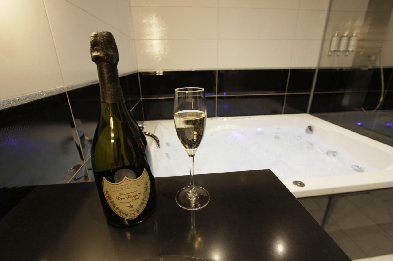 La Parenthese Envoutee Aparthotel Amiens Kültér fotó